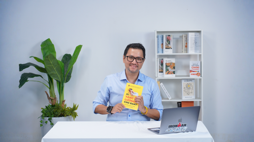 Ai tăng lương cho bạn?